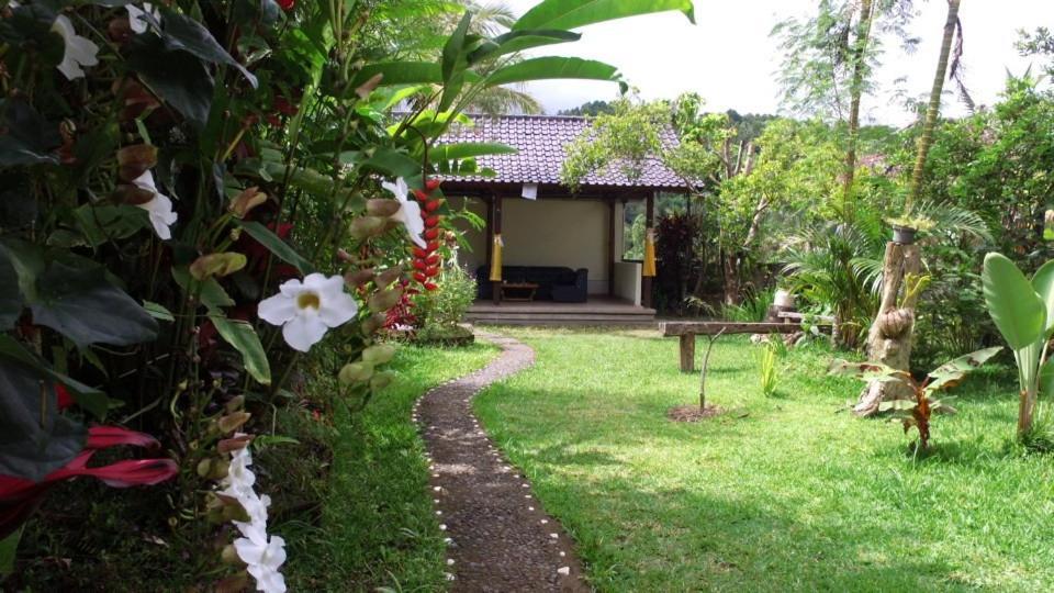Kubu Shanti Sanda Munduk (Bali) Exterior photo
